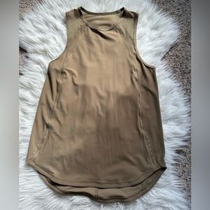 Lululemon sculp tank with back vent- excellent preowned condition